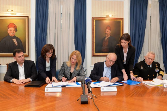 Υπογραφή Πλαισίου Συνεργασίας μεταξύ Υπουργείου Εθνικής Άμυνας και Περιφέρειας Αττικής από ΑΝΥΕΘΑ Δημήτρη Βίτσα και Περιφερειάρχη Ρένα Δούρου - Φωτογραφία 2