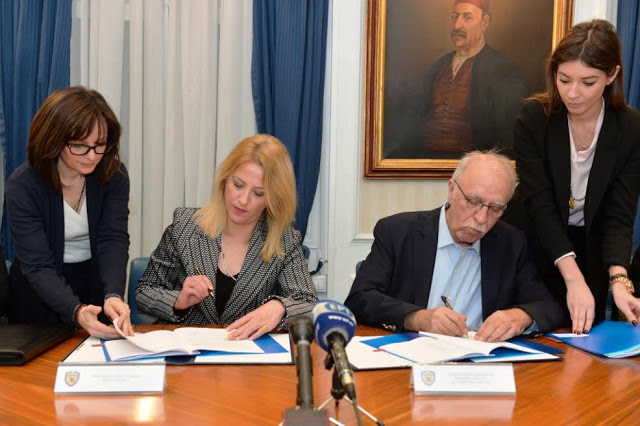 Υπογραφή Πλαισίου Συνεργασίας μεταξύ Υπουργείου Εθνικής Άμυνας και Περιφέρειας Αττικής από ΑΝΥΕΘΑ Δημήτρη Βίτσα και Περιφερειάρχη Ρένα Δούρου - Φωτογραφία 3
