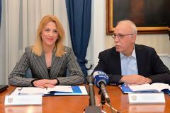 Υπογραφή Πλαισίου Συνεργασίας μεταξύ Υπουργείου Εθνικής Άμυνας και Περιφέρειας Αττικής από ΑΝΥΕΘΑ Δημήτρη Βίτσα και Περιφερειάρχη Ρένα Δούρου