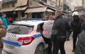 Έφοδος της Αστυνομίας σε πλανόδιους μικροπωλητές στο κέντρο-Έγιναν προσαγωγές - Φωτογραφία 6
