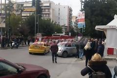 Πάτρα: Σοβαρό τροχαίο στη Γούναρη-Δύο αυτοκίνητα κατέληξαν στο πεζοδρόμιο και παρέσυραν πεζό [photos]