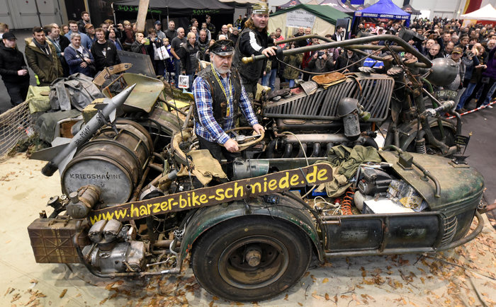 Tank bike: Μια διαφορετική μοτοσυκλέτα φτιαγμένη από... τεθωρακισμένα - Φωτογραφία 4
