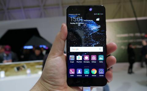 MOBILE WORLD CONGRESS «Βροχή» τα νέα smartphones - Φωτογραφία 2