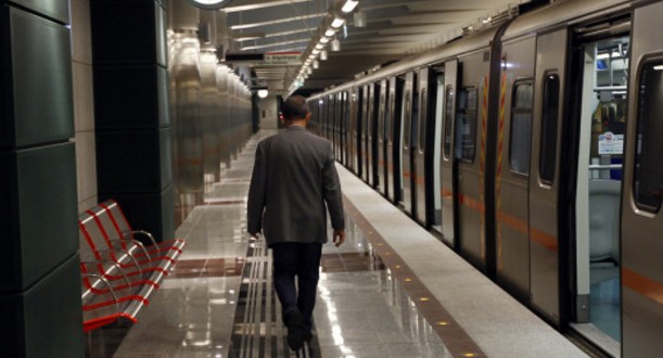 Απεργία: Ανοιχτός τελικά αύριο ο σταθμός Περιστέρι του μετρό - Φωτογραφία 1
