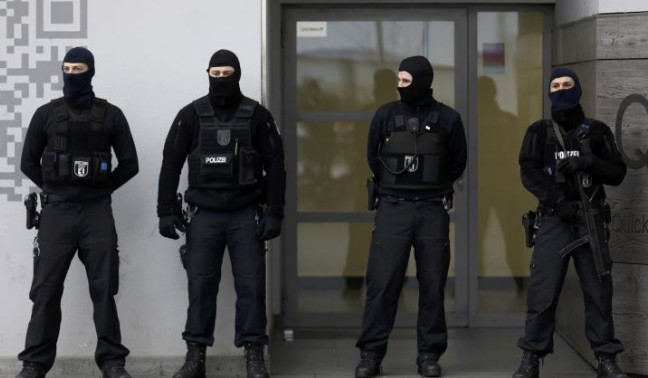 Έφοδοι σε χώρους ισλαμιστών στο Βερολίνο - Φωτογραφία 1