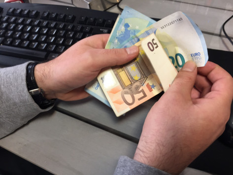 Νέα πληγή για τους συνταξιούχους: Μείωση ως και 300 ευρώ για όσους παίρνουν από 1.000 ευρώ και πάνω - Φωτογραφία 1