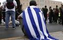 Μελέτη ΣΕΒ: Οι Ελληνες έχουν σπίτι και αυτοκίνητο αλλά δεν έχουν μετρητά - Αυτά χρωστάμε σε... τράπεζες