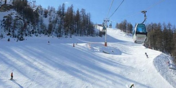 9χρονος σκιέρ έπεσε από το σκι λιφτ στις γαλλικές Άλπεις - Φωτογραφία 1