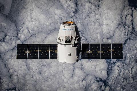 SpaceX: Οι πρώτοι τουρίστες στο φεγγάρι το 2018 - Φωτογραφία 1