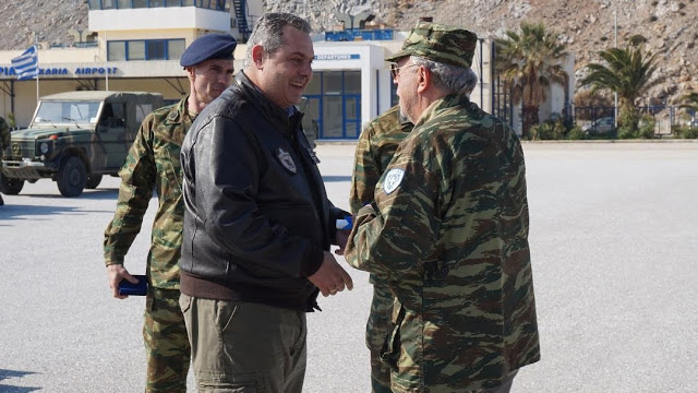 Επίσκεψη ΥΕΘΑ Πάνου Καμμένου στη Σάμο και στην Ικαρία - Φωτογραφία 11