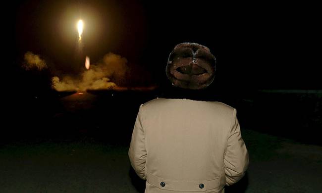O Κιμ Γιονγκ Ουν «ξαναχτύπησε»: Eκτόξευσε τέσσερις πυραύλους, οι τρεις εντός της ΑΟΖ της Ιαπωνίας - Φωτογραφία 1