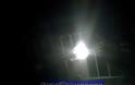 ΜΕΓΑΛΗ ΠΡΟΣΟΧΗ: Επικίνδυνη πεσμένη κολώνα φωτισμού στη Μεσοποταμία - Φωτογραφία 4