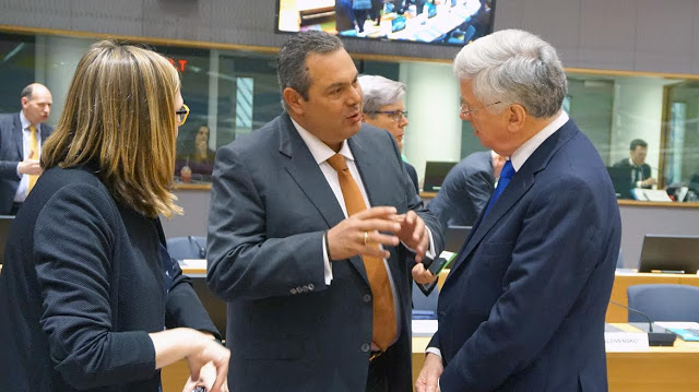Ο ΥΕΘΑ Πάνος Καμμένος στην κοινή συνεδρίαση των Υπουργών Άμυνας και Εξωτερικών της Ευρωπαϊκής Ένωσης στις Βρυξέλλες - Φωτογραφία 2