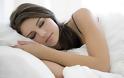 Τρεις παράδοξοι τρόποι για να κοιμηθείτε πιο εύκολα