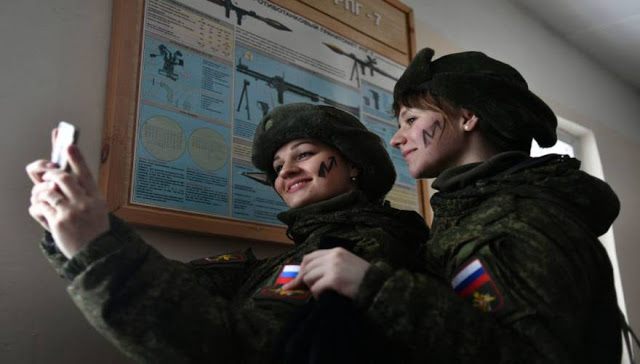 Διαγωνισμό ομορφιάς για τις στρατιωτίνες του διοργάνωσε ο ρωσικός Στρατός με αφορμή την Παγκόσμια Ημέρα Γυναίκας (φωτό) - Φωτογραφία 1