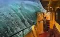 «Μάχη» σκάφους με τα κύματα στην Αυστραλία που κόβει κυριολεκτικά την ανάσα!