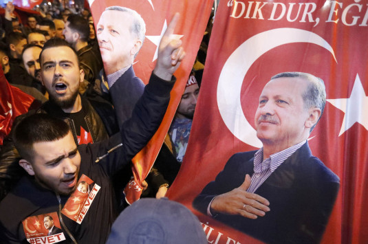 Κλιμακώνεται επικίνδυνα η ένταση μεταξύ Ολλανδίας και Τουρκίας! Συνελήφθη και απελάθηκε Τουρκάλα υπουργός - Φωτογραφία 2
