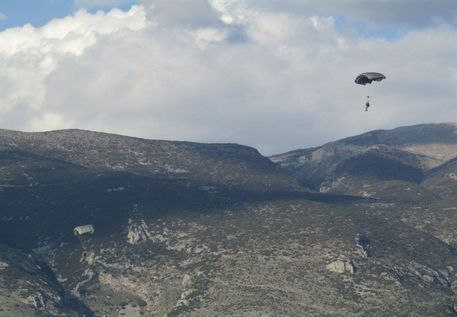 Οι επίλεκτοι των επιλέκτων «έπεσαν» στο αεροδρόμιο Ιωαννίνων! - Φωτογραφία 12