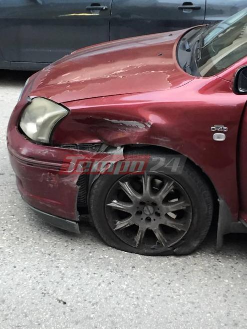 ΤΩΡΑ - Τροχαίο σε διασταύρωση καρμανιόλα κοντά στο Σκαγιοπούλειο Πατρών - Τραυματίστηκε οδηγός ταξί - Φωτογραφία 4