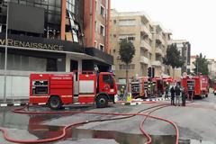 Μεγάλη έκρηξη και πυρκαγιά σε κτίριο γραφείων στην Λεμεσό - Μάχη με τις φλόγες δίνουν οι πυροσβέστες