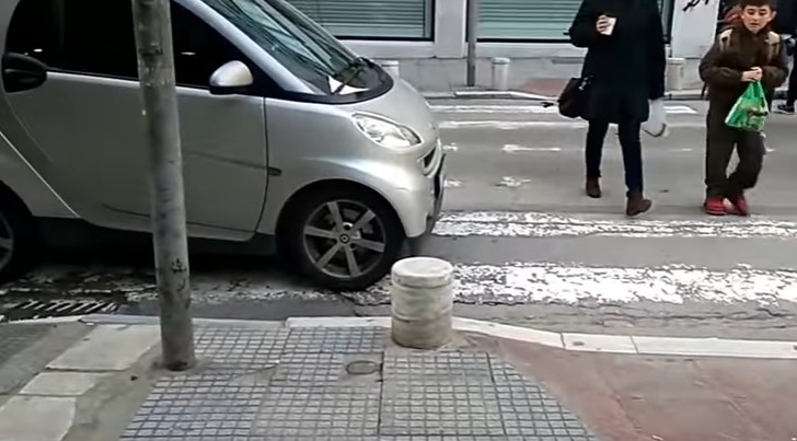 Δείτε το βίντεο Έχεις smart, παρκάρεις όπου θέλεις!!!! στο YouTube - Φωτογραφία 1