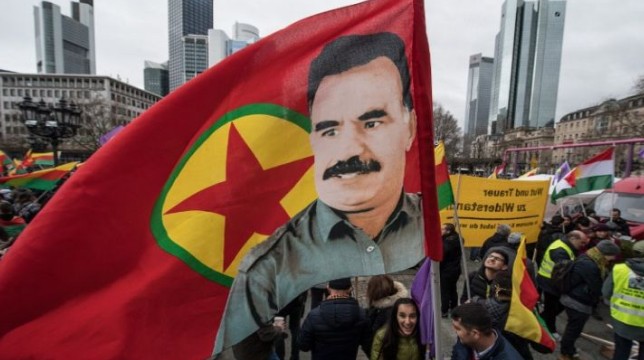 Κουρδική διαδήλωση στην Γερμανία υπέρ της «δημοκρατίας στην Τουρκία» - Φωτογραφία 1