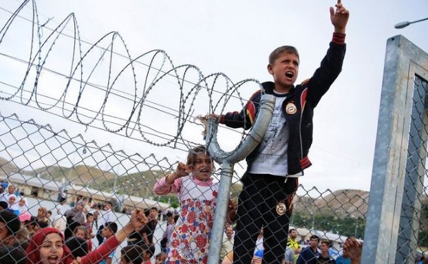 «Αυτοί που υφίστανται τα δεινά είναι η Ελλάδα και οι πρόσφυγες» - Φωτογραφία 1