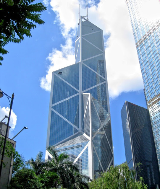 Γιατί οι ουρανοξύστες του Χονγκ Κονγκ έχουν τρύπες... - Φωτογραφία 2