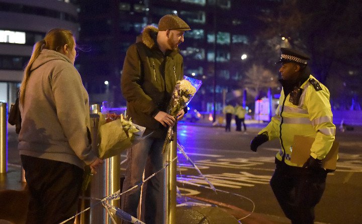 Επίθεση στο Λονδίνο: Δυο Έλληνες ανάμεσα στους τραυματίες - Βρετανός ο δράστης - Φωτογραφία 1
