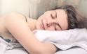 ΠΡΟΣΟΧΗ: Αυτή είναι η στάση ύπνου που σου προκαλεί ρυτίδες