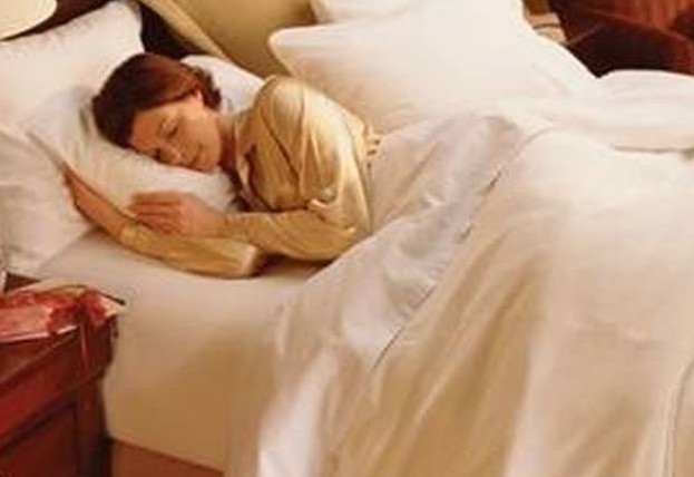 Γιατί δυσκολευόμαστε να κοιμηθούμε στα δωμάτια των ξενοδοχείων την πρώτη νύχτα; - Φωτογραφία 1