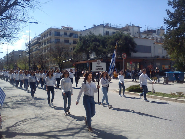 ΓΙΑΝΝΕΝΑ - Με ηλιοφάνεια η παρέλαση για την επέτειο της 25ης Μαρτίου - Φωτογραφία 8