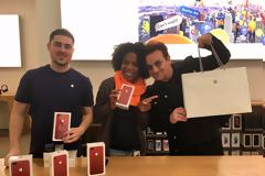 Τεράστια επιτυχία το κόκκινο iphone 7 σε ολόκληρο τον κόσμο