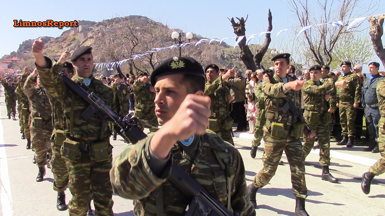ΛΗΜΝΟΣ: Εντυπωσιακή Στρατιωτική Παρέλαση με οπλοασκήσεις που άφησαν άφωνο τον κόσμο (βίντεο-φωτο) - Φωτογραφία 11