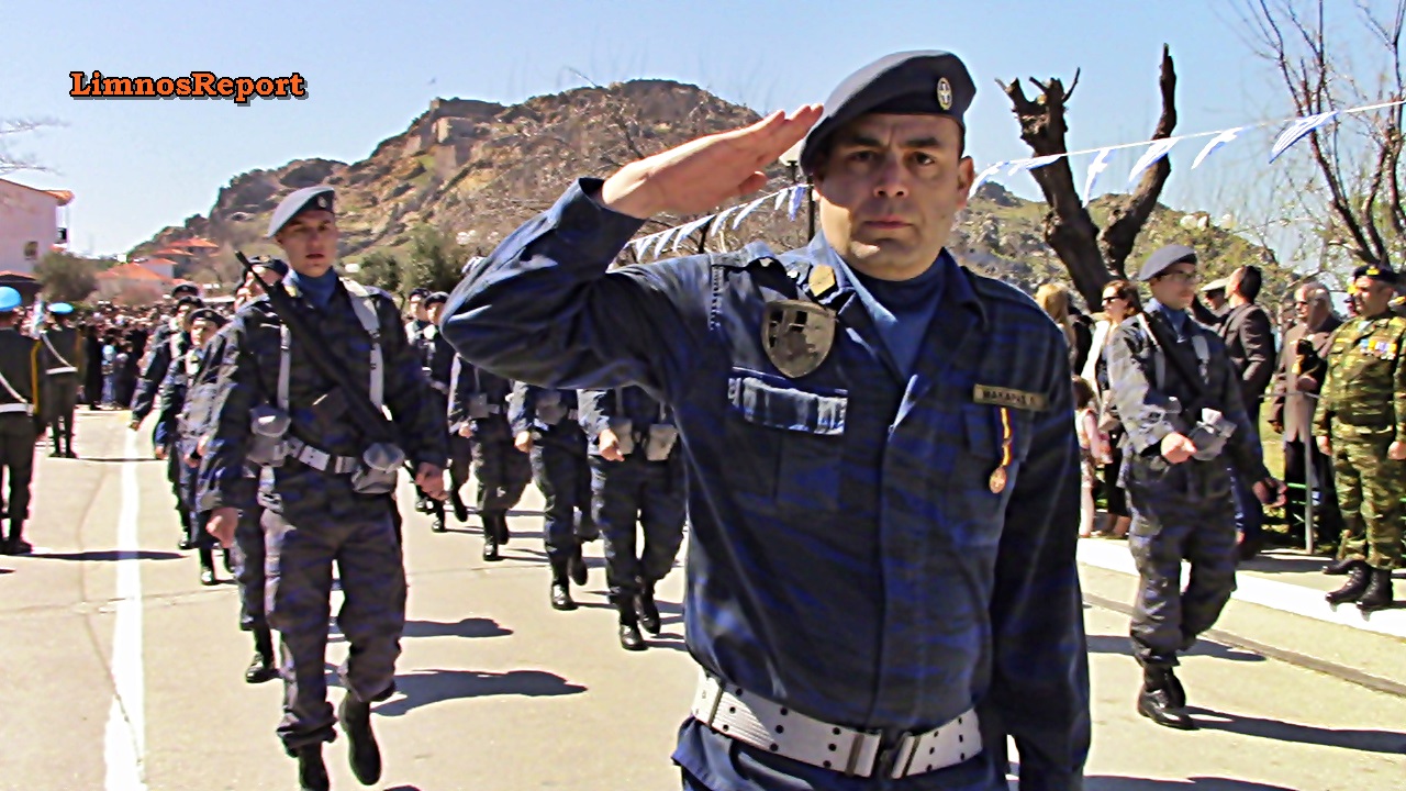ΛΗΜΝΟΣ: Εντυπωσιακή Στρατιωτική Παρέλαση με οπλοασκήσεις που άφησαν άφωνο τον κόσμο (βίντεο-φωτο) - Φωτογραφία 7