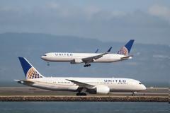 Σάλος! Η United Airlines τους απαγόρευσε να μπουν στην πτήση γιατί… φορούσαν κολάν!