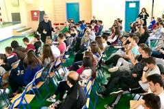 Εντυπωσίασε μικρούς και μεγάλους η ομιλία του Άγγελου Τσιγκρή στην Κλειτορία για τη σχολική βία