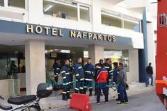Nαύπακτος: «Φωτιά» σε γνωστό ξενοδοχείο της πόλης με τραυματισμούς - ΄Αμεση η επέμβαση της Π.Υ. [photos]