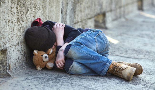 Αποκάλυψη-σοκ από τη UNICEF: Ένα στα δυο Ελληνόπουλα ζει κάτω από το όριο της φτώχειας! - Φωτογραφία 1