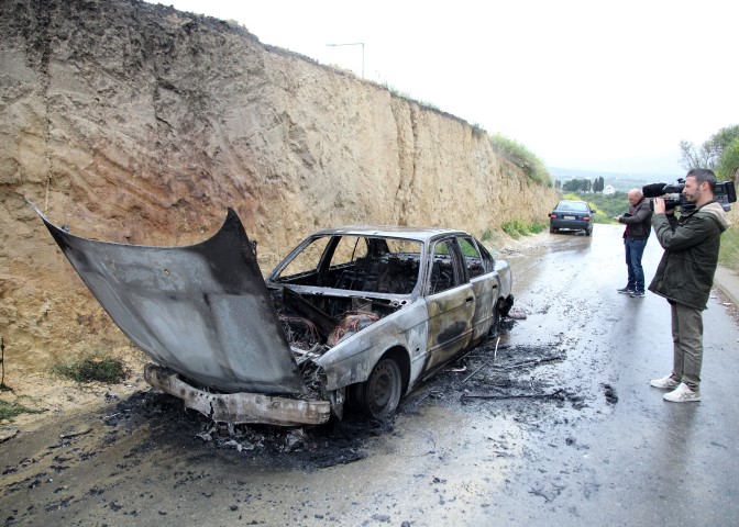 Ηράκλειο: Παρανάλωμα του πυρός δύο οχήματα κοντά στο ΠΑΓΝΗ - Φωτογραφία 7