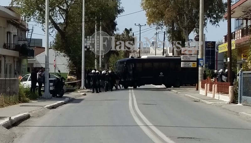 Αστακός τα Χανιά για τα εγκαίνια των γραφείων της Χρυσής Αυγής - Φωτογραφία 3