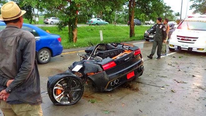 Τροχαίο που κόβει την ανάσα - Lamborghini Gallardo κόπηκε στα δύο [photos] - Φωτογραφία 1