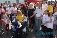 Συγκλόνισε με τη παρουσία της η άτυχη Μυρτώ στη Καλαμάτα - Δώρα αγάπης σε μια εκδήλωση για την άτυχη κοπέλα [photos]
