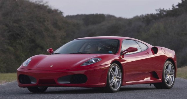 Αγοραστής έδωσε 270.000 δολάρια για Ferrari που ανήκε στον Ντόναλντ Τραμπ - Φωτογραφία 1