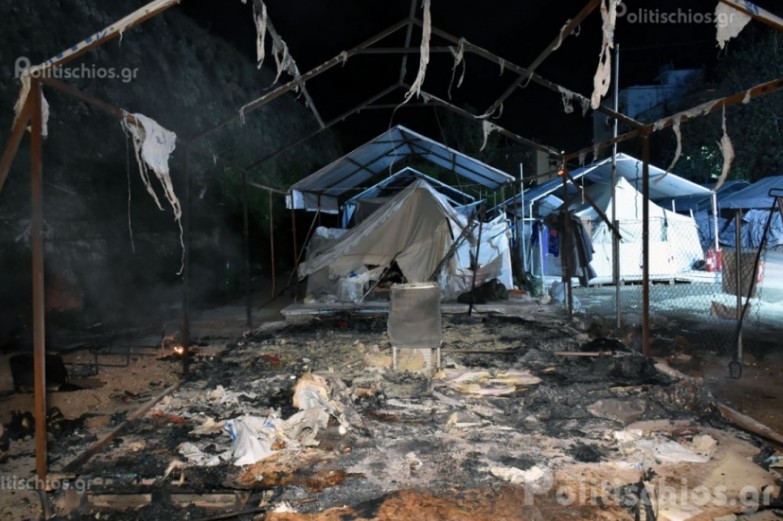 Αναστάτωση στη Σούδα από πυρκαγιά σε σκηνή - Φωτογραφία 1