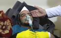 Φρίκη στη Συρία με 80 νεκρούς από χημικά - Βομβάρδισαν και το νοσοκομείο - Φωτογραφία 12