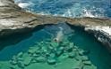 Γκιόλα, η διάφανη λίμνη της Ελλάδας - Μια φυσική πισίνα με πράσινο νερό που τη χωρίζει ένας βράχος από τη θάλασσα [photos] - Φωτογραφία 8