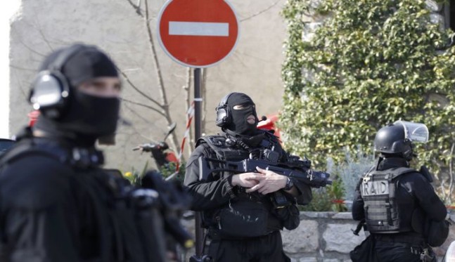 Λίστα με κρυψώνες όπλων στη Γαλλία έδωσαν οι Βάσκοι αυτονομιστές - Φωτογραφία 1