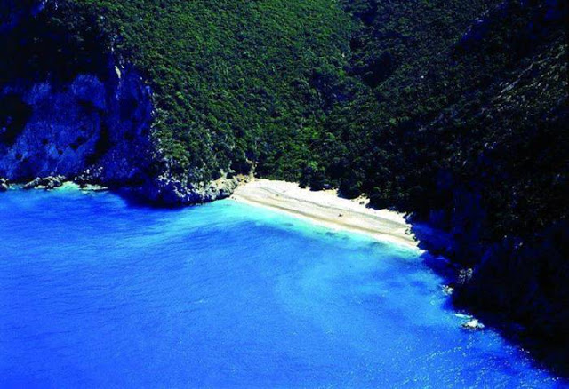 Δεν είναι Καραϊβική: Αυτή είναι η ωραιότερη κρυμμένη παραλία της Ελλάδας! [photos] - Φωτογραφία 3