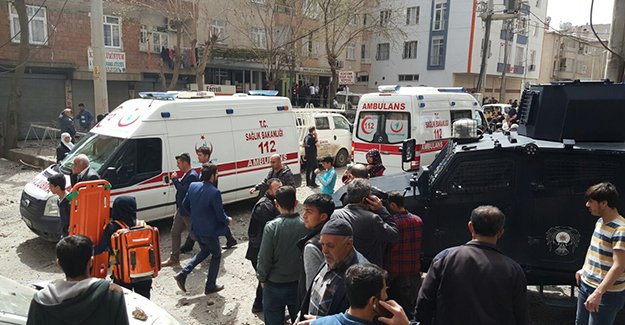 Τουρκία - Έκρηξη με τραυματίες στο Ντιγιάρμπακιρ (Photos και Video) - Φωτογραφία 12